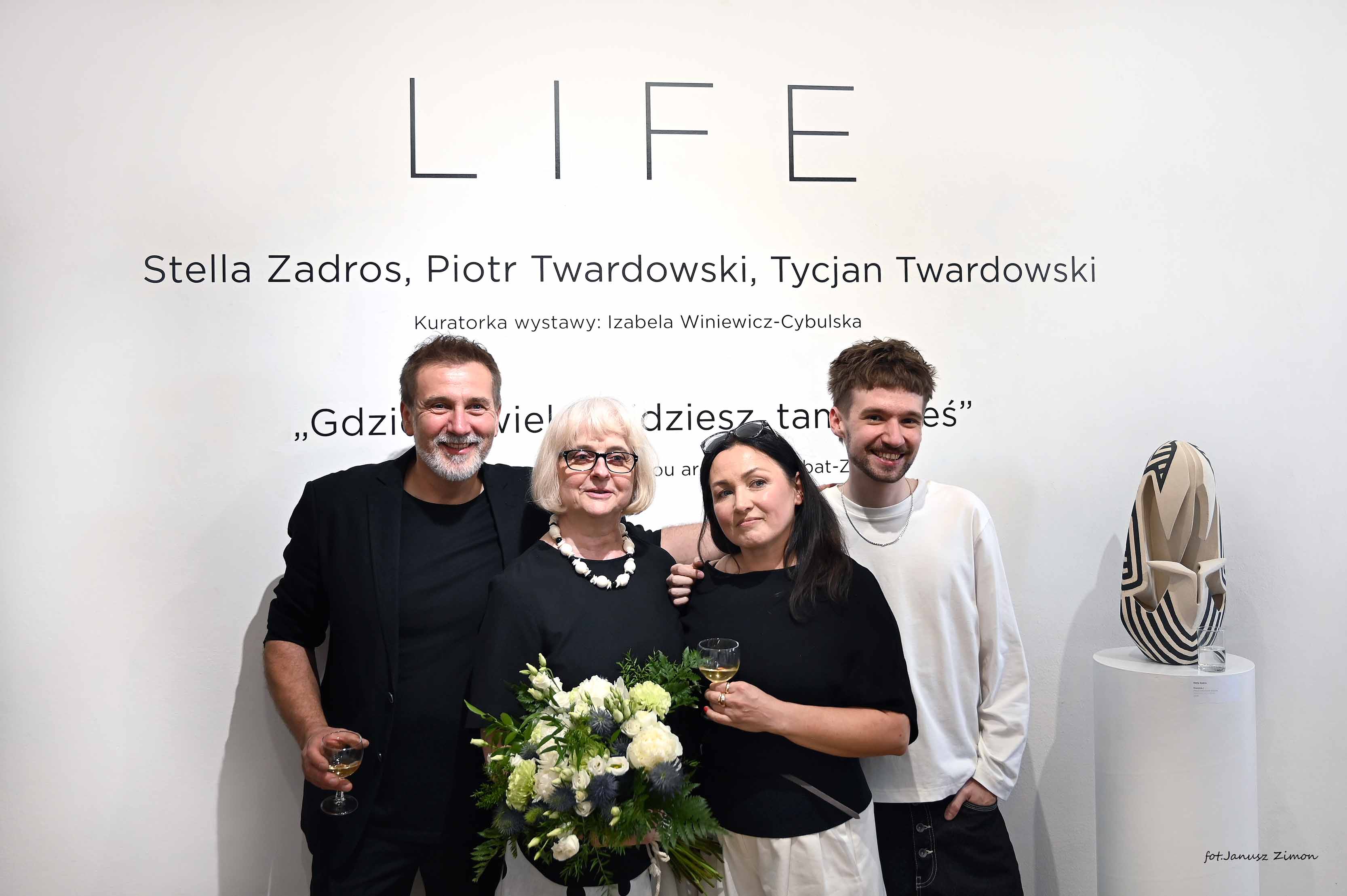 Stella Zadros, Piotr Twardowski,Tycjan Twardowski - ,,LIFE'
